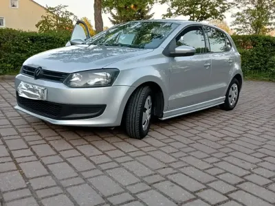 Używany VW Polo 60 KM (44 kW) 2010 Srebrny Hatchback