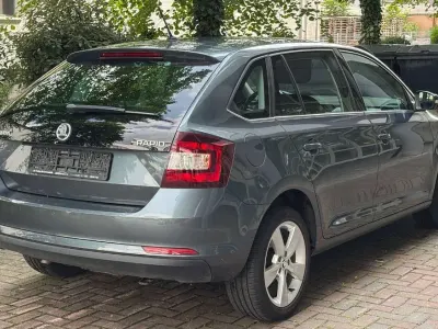 Gebraucht Skoda Rapid 95 PS (69 kW) 2019 Grau Kleinwagen