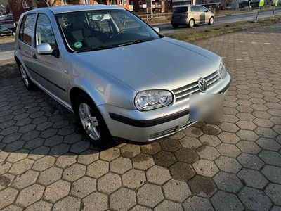 Usata VW Golf IV 105 CV (77 kW) 2002 Grigio Utilitaria