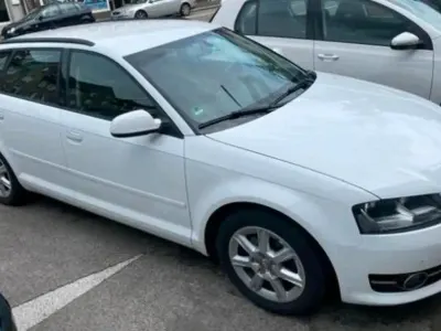 Gebraucht Audi A3 105 PS (77 kW) 2011 Weiß Kleinwagen