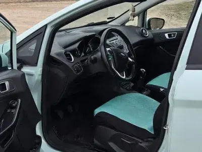 Gebraucht Ford Fiesta Celebration 80 PS (58 kW) 2017 Grün Kleinwagen
