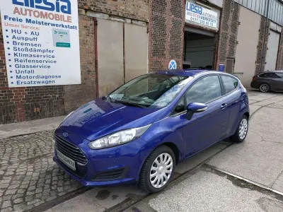 Gebraucht Ford Fiesta 101 PS (74 kW) 2014 Indicblau Kleinwagen