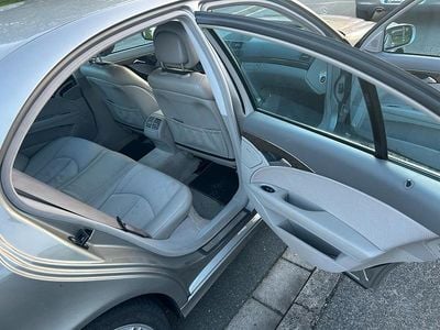 Usata Mercedes 220 150 CV (110 kW) 2005 Marrone Berlina