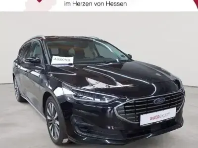 Używany Ford Focus 155 KM (114 kW) 2023 Czarny Sedan/Limuzyna