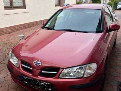 Nissan Almera