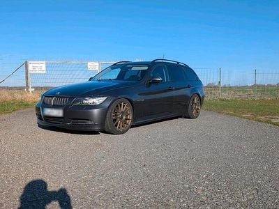 Gebraucht BMW 320 163 PS (119 kW) 2007 Grau Kombi