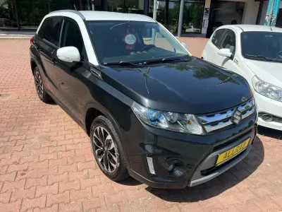 Gebraucht Suzuki Vitara Comfort+ 120 PS (88 kW) 2016 Schwarz SUV