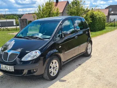 Gebraucht Lancia Musa 95 PS (69 kW) 2005 Braun Van / Kleinbus