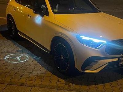 Gebraucht Mercedes GLC200 AMG 204 PS (150 kW) 2023 Weiß SUV