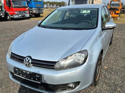 Gebraucht VW Golf VI 105 PS (77 kW) 2012 Silber Kleinwagen