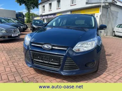 Gebraucht Ford Focus Trend 95 PS (69 kW) 2013 Blau Limousine