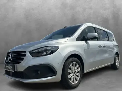 Gebraucht Mercedes T180 Progressive 131 PS (96 kW) 2025 Helvinsilber metallic Van / Kleinbus