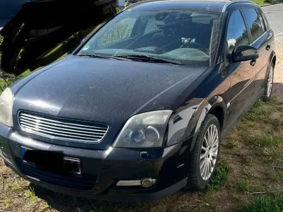 Second-hand Opel Signum Edition 155 CP (114 kW) 2005 Negru Hatchback