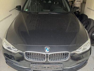 Schwarz Gebraucht 2018 BMW 318 Sport Line Kombi | 14.500 € (Fairer Preis)