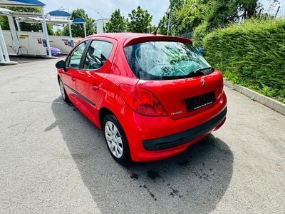 Rot Gebraucht 2009 Peugeot 207 Tendance Limousine | 2.199 € (Guter Preis)