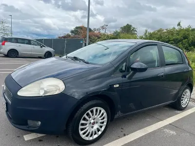 Gebraucht Fiat Grande Punto 78 PS (57 kW) 2009 Blau Kleinwagen