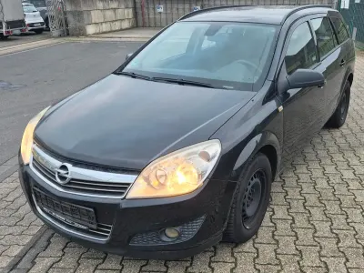Usata Opel Astra 115 CV (84 kW) 2008 Nero Station wagon
