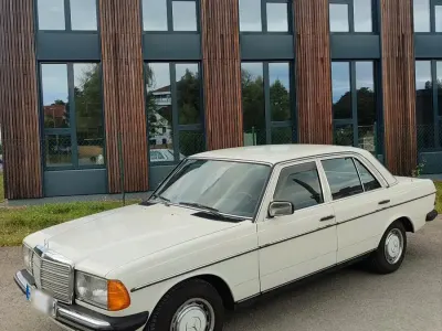 Gebraucht Mercedes 200 109 PS (80 kW) 1983 Weiß Limousine