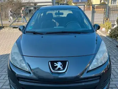 Gebraucht Peugeot 207 73 PS (53 kW) 2009 Grau Kleinwagen