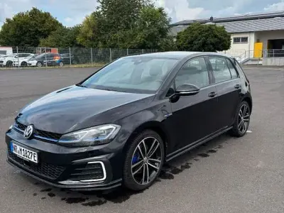 Gebraucht VW Golf VII GTE 204 PS (150 kW) 2020 Schwarz Limousine
