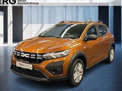 Gebraucht Dacia Sandero Essentiel 101 PS (74 kW) 2023 Orange Limousine