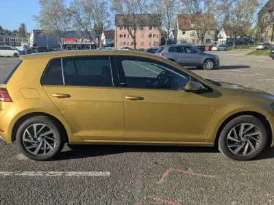 Gebraucht VW Golf VII Sound 110 PS (80 kW) 2017 Andere farben Limousine