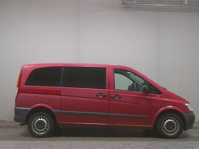 Usado Mercedes Vito 136 HP (100 kW) 2012 Vermelho Van