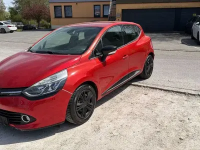 Second-hand Renault Clio IV Luxe 90 CP (66 kW) 2015 Roșu Berlinǎ