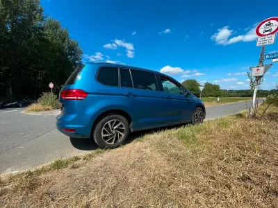 Gebraucht VW Touran 116 PS (85 kW) 2018 Blau Van / Kleinbus
