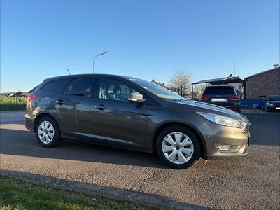 Usata Ford Focus Business Edition 120 CV (88 kW) 2017 Grigio Station wagon