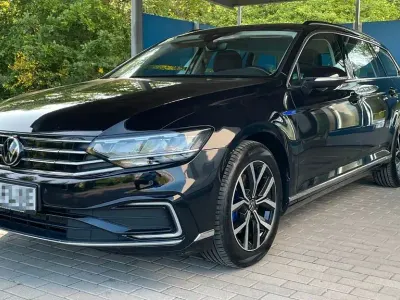 Second-hand VW Passat GTE 218 CP (160 kW) 2021 Negru Break