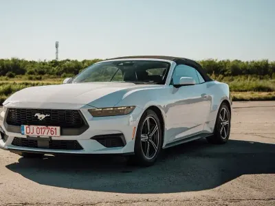 Gebraucht Ford Mustang Premium 328 PS (241 kW) 2025 Weiß Cabrio