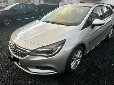 Usado Opel Astra 136 HP (100 kW) 2019 Cinzento Carrinha