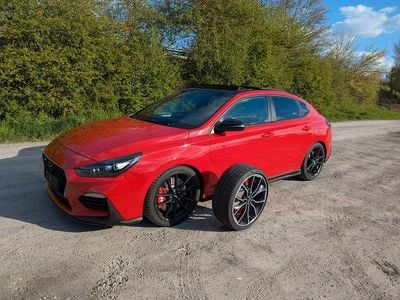 Usata Hyundai i30 Comfort 275 CV (202 kW) 2020 Rosso Berlina