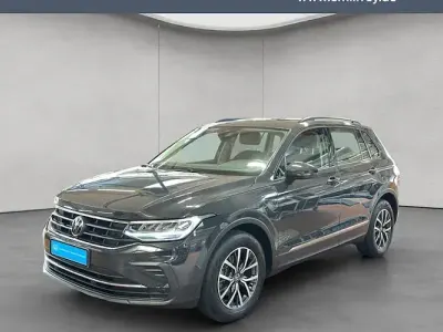 Gebraucht VW Tiguan Life 150 PS (110 kW) 2023 Grau SUV