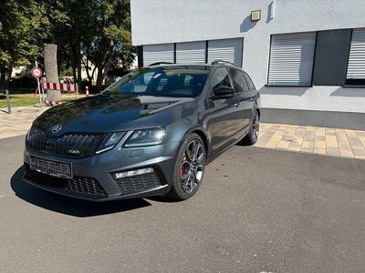 Grau Gebraucht 2019 Skoda Octavia RS Kombi | 18.200 €
