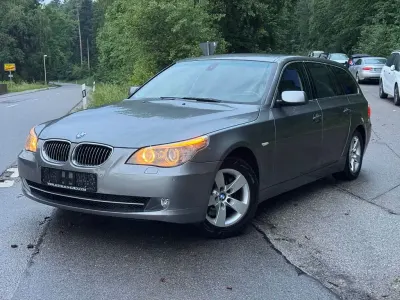 Gebraucht BMW 525 Advantage 177 PS (130 kW) 2007 Grau Kombi