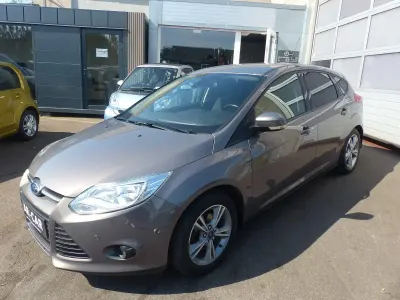 Gebraucht Ford Focus 116 PS (85 kW) 2014 Braun Limousine