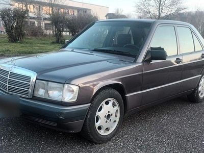 Gebraucht Mercedes 190 109 PS (80 kW) 1992 Violet Limousine