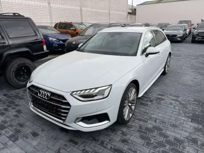 Gebraucht Audi A4 Advanced 204 PS (150 kW) 2022 Gletscherweiss Kombi