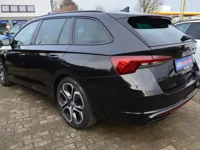 Gebraucht Skoda Octavia RS 200 PS (147 kW) 2023 Schwarzmagic perleffekt Kombi