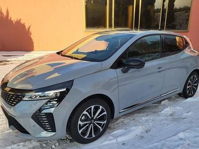 Grau Gebraucht 2025 Renault Clio V Techno Limousine | 21.890 € (Fairer Preis)