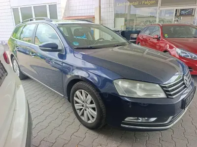 Gebraucht VW Passat Comfortline 105 PS (77 kW) 2013 Blau Kombi