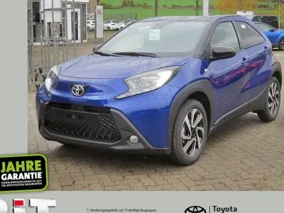 Neu Toyota Aygo X 72 PS (52 kW) 2025 Blau SUV