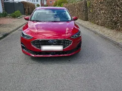 Używany Ford Focus Titanium 155 KM (114 kW) 2024 Czerwony Sedan/Limuzyna