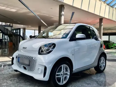 Używany Smart ForTwo Coupé 60 kW (82 KM) 2022 Biały Coupe