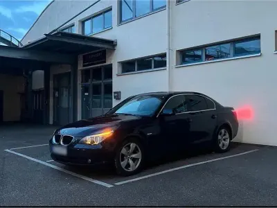 Gebraucht BMW 523 177 PS (130 kW) 2005 Blau Limousine