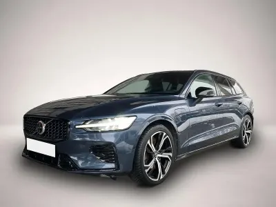 Gebraucht Volvo V60 Plus 455 PS (334 kW) 2022 Manufacturer Kombi