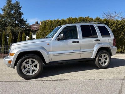 Gebraucht Jeep Cherokee Sport 163 PS (119 kW) 2007 Silber SUV