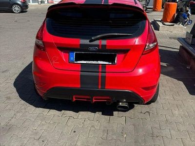 Rot Gebraucht 2011 Ford Fiesta Titanium Kleinwagen | 2.000 € (Fairer Preis)
